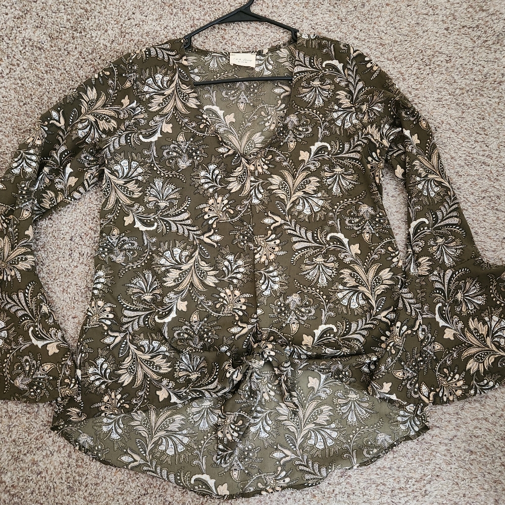 Boutique clothing, Bell Sleeve Blouse 143 Story by Line Up